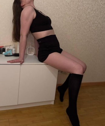👄✨ Красивая и страстная, я с радостью погрузлю тебя в мир наслаждения и релаксации. 💋💕
В Москве я уже несколько лет, знаю все тайные уголки этого города и готова поделиться ими с тобой. ✨🌃
Мои услуги охватывают широкий спектр от классического секса до различных эротических массажей, бдсм-игр и пр. Уверяю тебя, ты не будешь разочарован! 😉🔥
Имею множество положительных отзывов от моих предыдущих клиентов, они говорят о моей красоте и таланте. Убедись в этом, основываясь на моих фото. 📸💃
Жду твоего звонка, чтобы подарить тебе незабываемые ощущения и наслаждение. 💫буду мечтательно вызывать во тебе сильные чувства и страсть. Выезжаю на территорию гостиниц Москвы. Рада